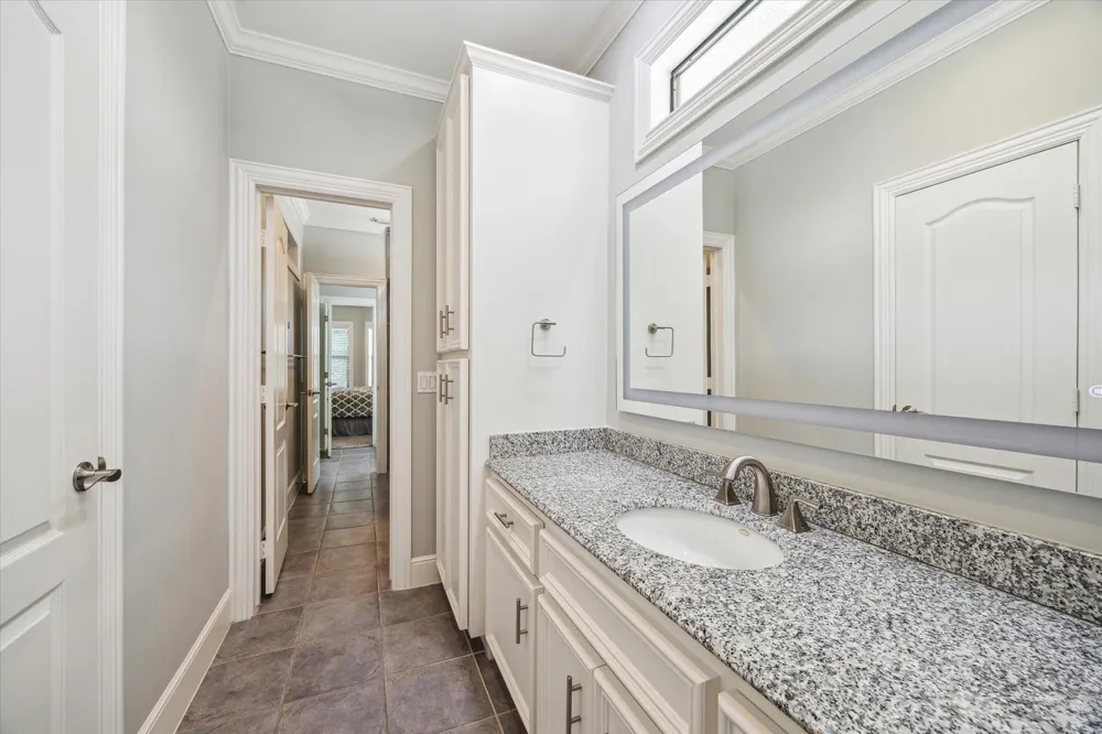5311 Patrick Henry Street Bellaire, TX 77401