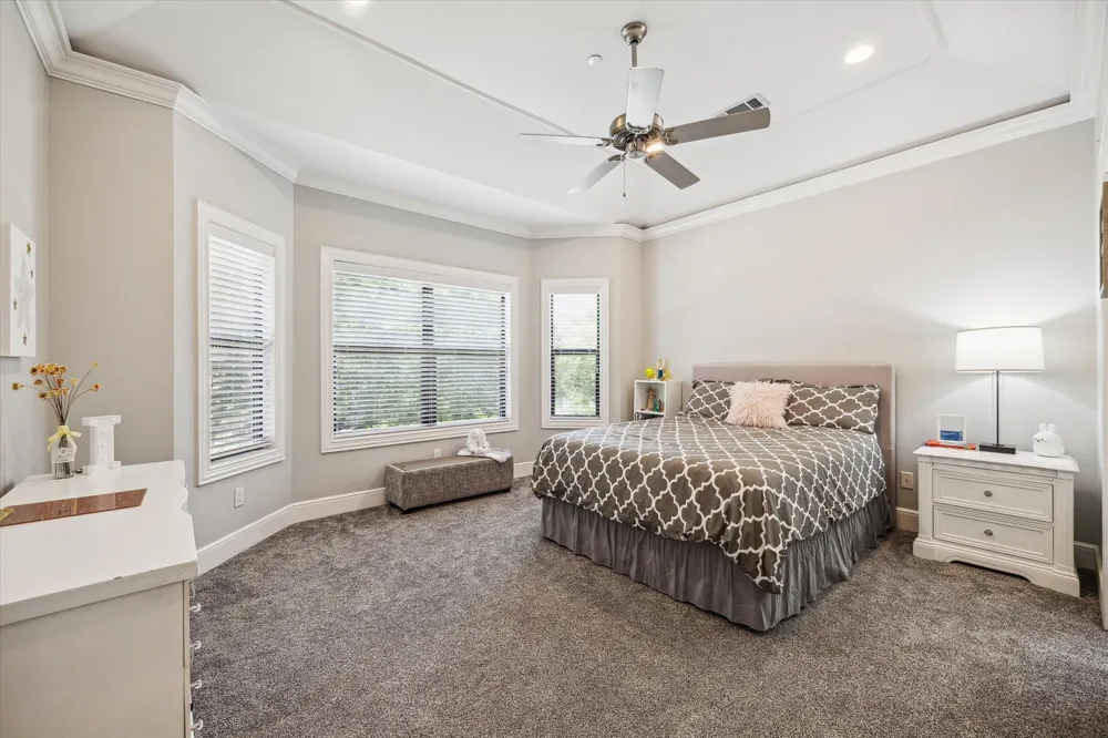 5311 Patrick Henry Street Bellaire, TX 77401