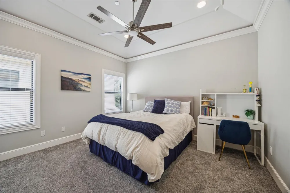 5311 Patrick Henry Street Bellaire, TX 77401