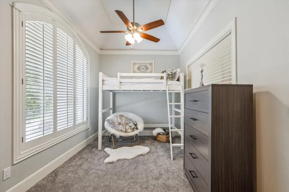 5311 Patrick Henry Street Bellaire, TX 77401