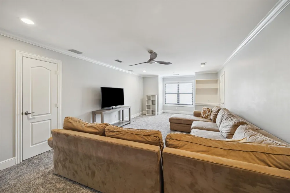 5311 Patrick Henry Street Bellaire, TX 77401