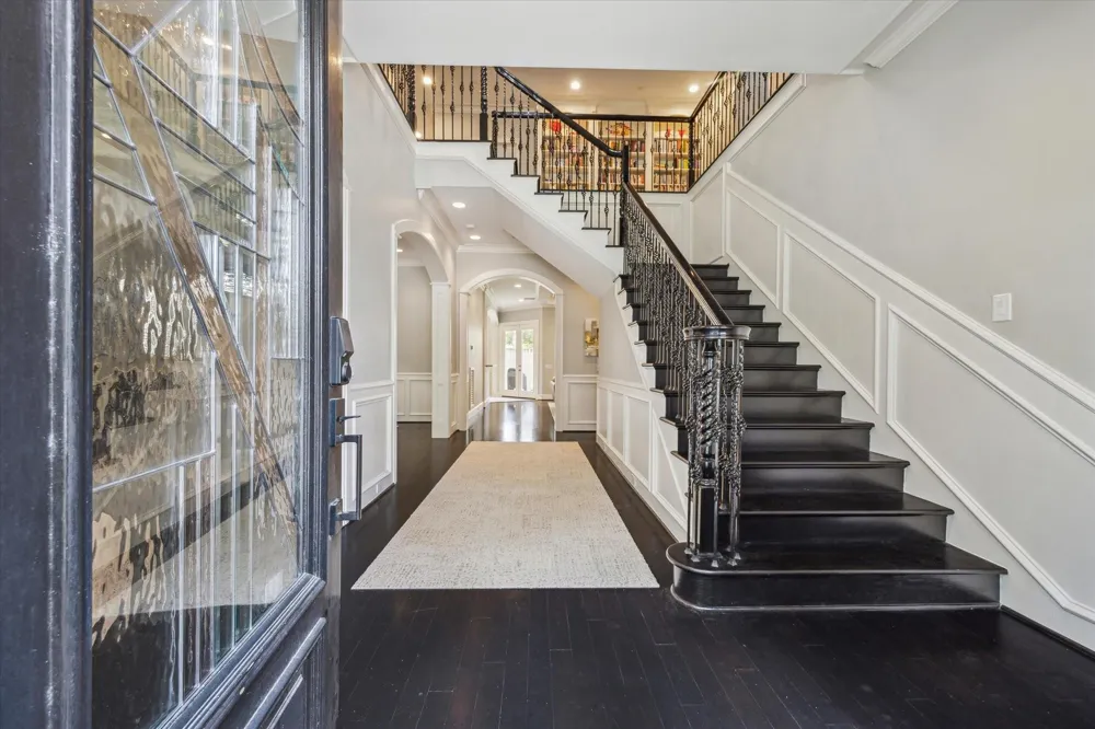 5311 Patrick Henry Street Bellaire, TX 77401