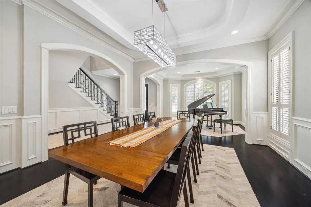 5311 Patrick Henry Street Bellaire, TX 77401