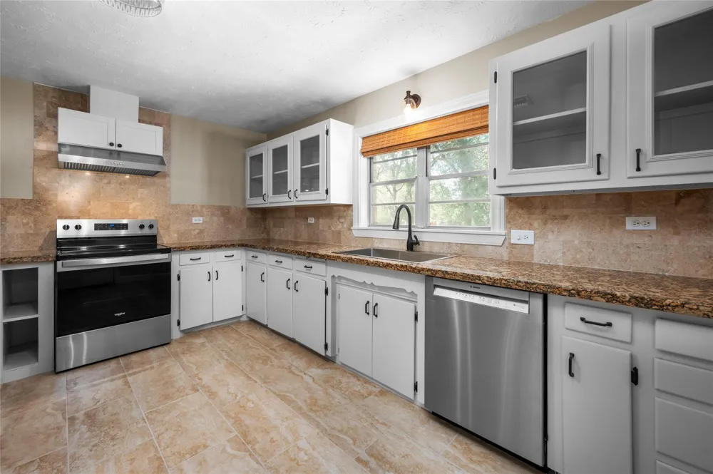 940 Hardeman Street Sealy, TX 77474