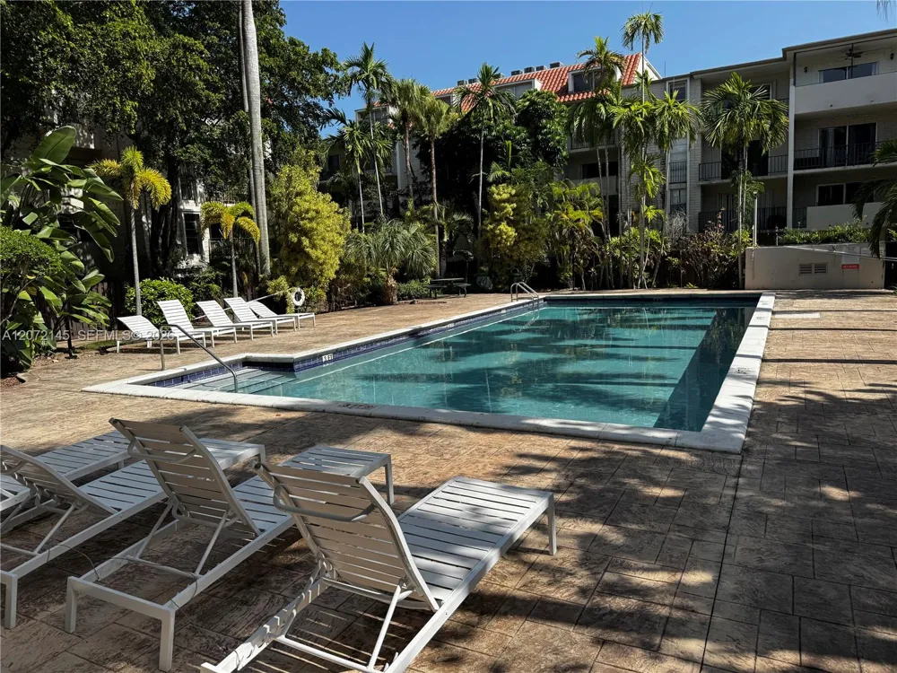6900 Kendall Dr #A403 Pinecrest, FL 33156