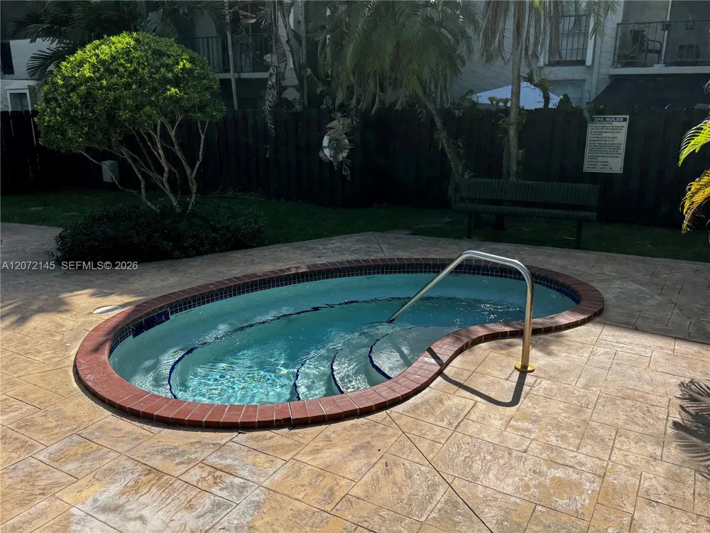 6900 Kendall Dr #A403 Pinecrest, FL 33156