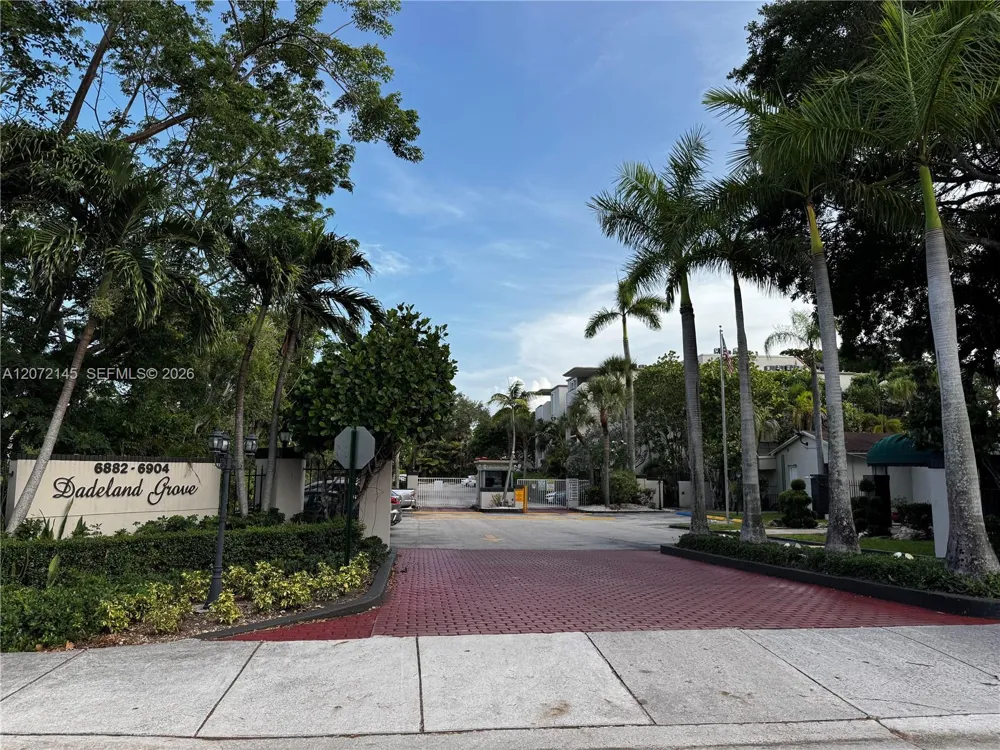 6900 Kendall Dr #A403 Pinecrest, FL 33156