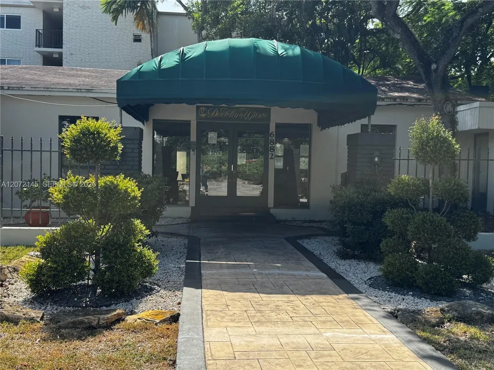 6900 Kendall Dr #A403 Pinecrest, FL 33156