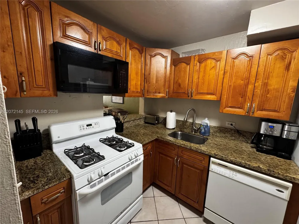 6900 Kendall Dr #A403 Pinecrest, FL 33156