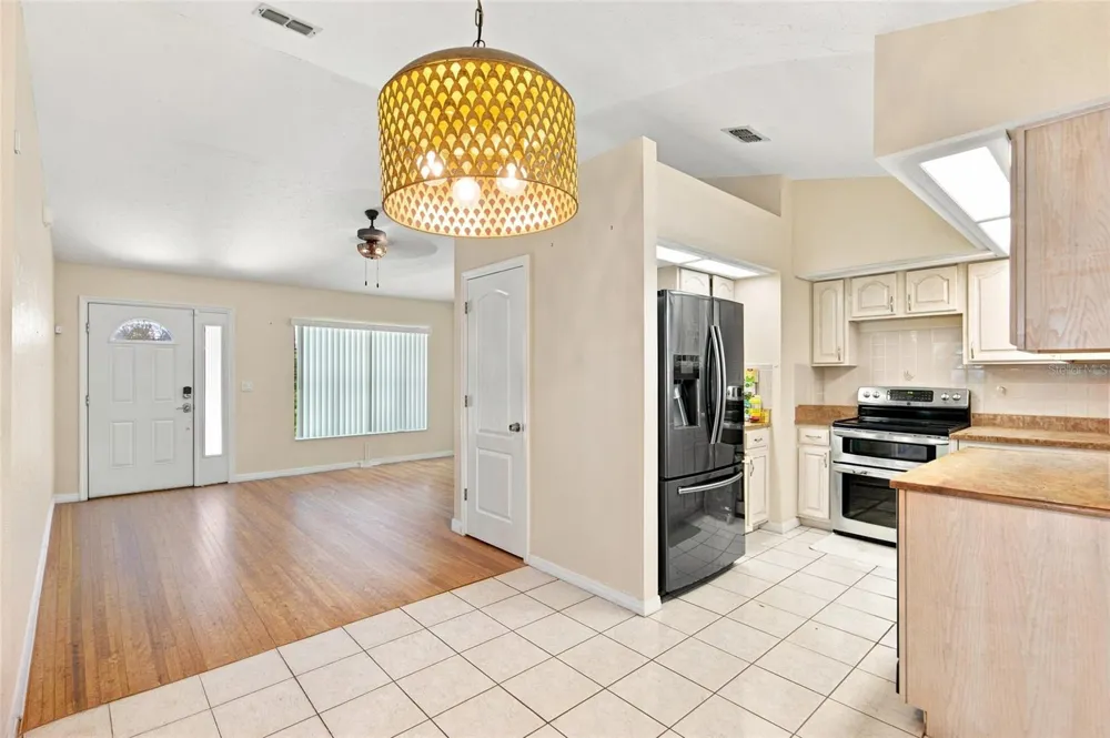 37117 FOXRUN PLACE Zephyrhills, FL 33542