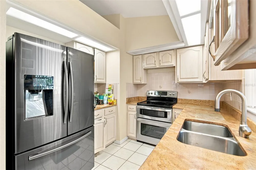37117 FOXRUN PLACE Zephyrhills, FL 33542