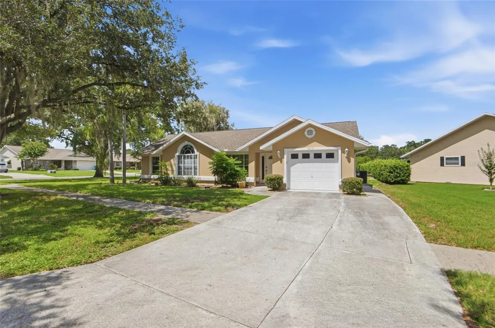 37117 FOXRUN PLACE Zephyrhills, FL 33542