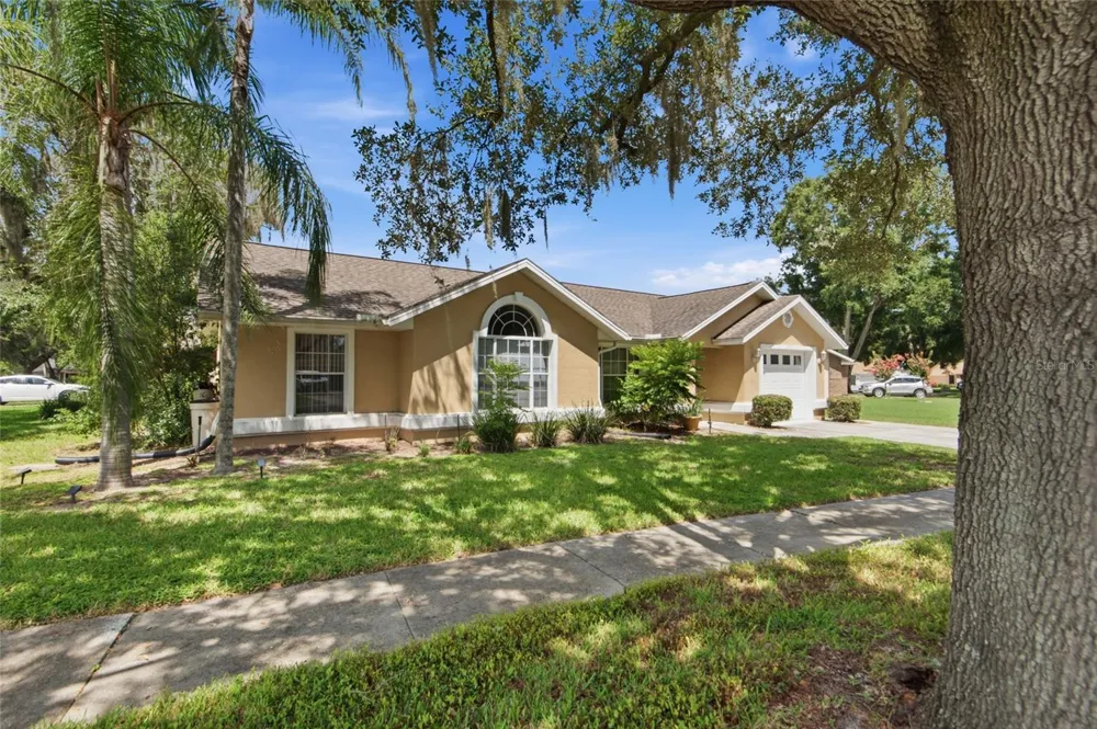 37117 FOXRUN PLACE Zephyrhills, FL 33542