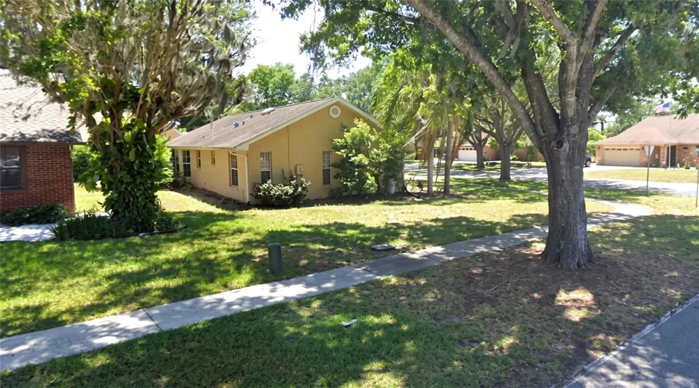 37117 FOXRUN PLACE Zephyrhills, FL 33542
