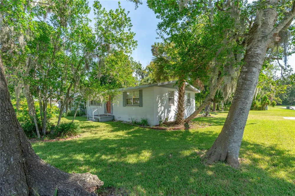 553 S LANVALE AVENUE Daytona Beach, FL 32114