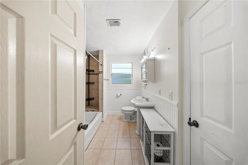 553 S LANVALE AVENUE Daytona Beach, FL 32114