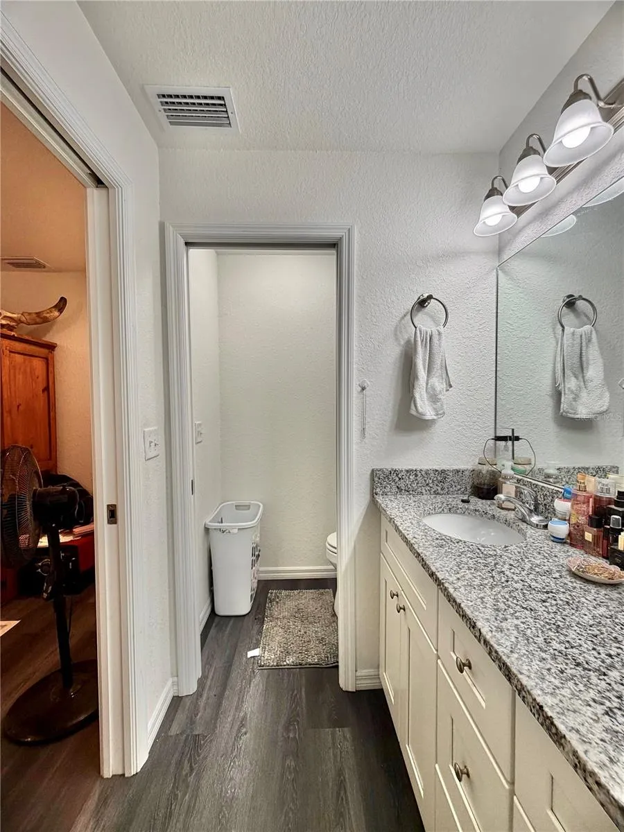 48 MAPLE DRIVE Ocklawaha, FL 32179