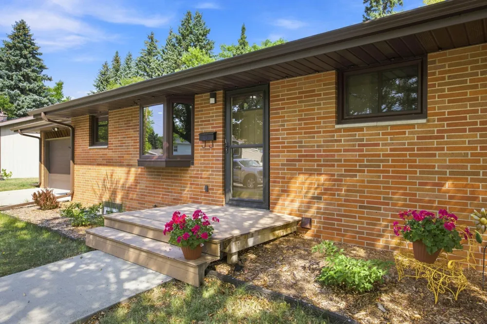 1010 22nd Avenue S Moorhead, MN 56560