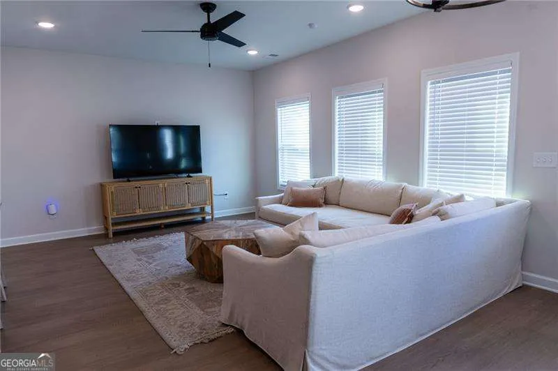 112 Winsome WAY Woodstock, GA 30188