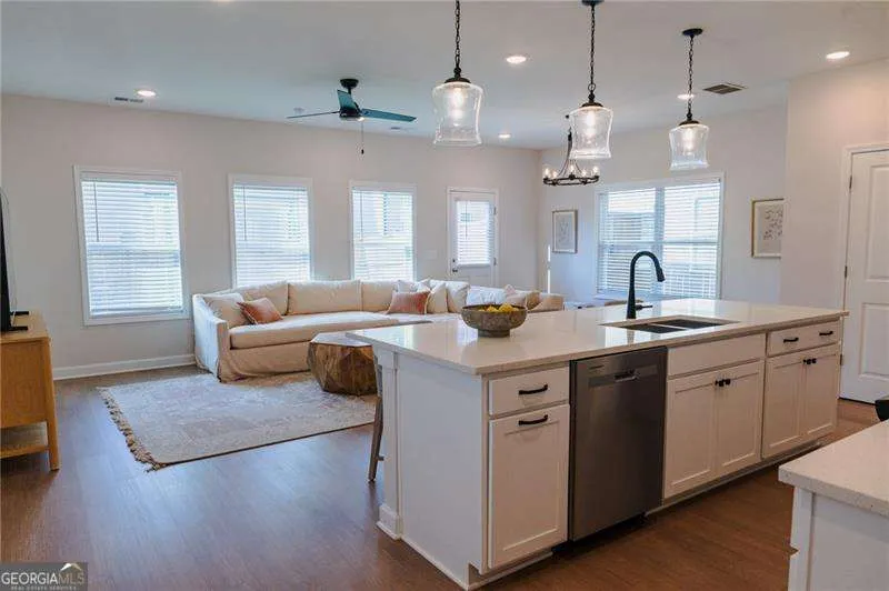 112 Winsome WAY Woodstock, GA 30188