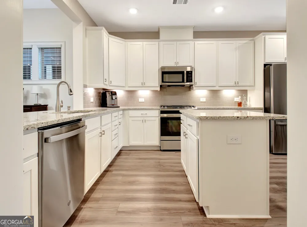 525 Hazelnut DR Peachtree City, GA 30269