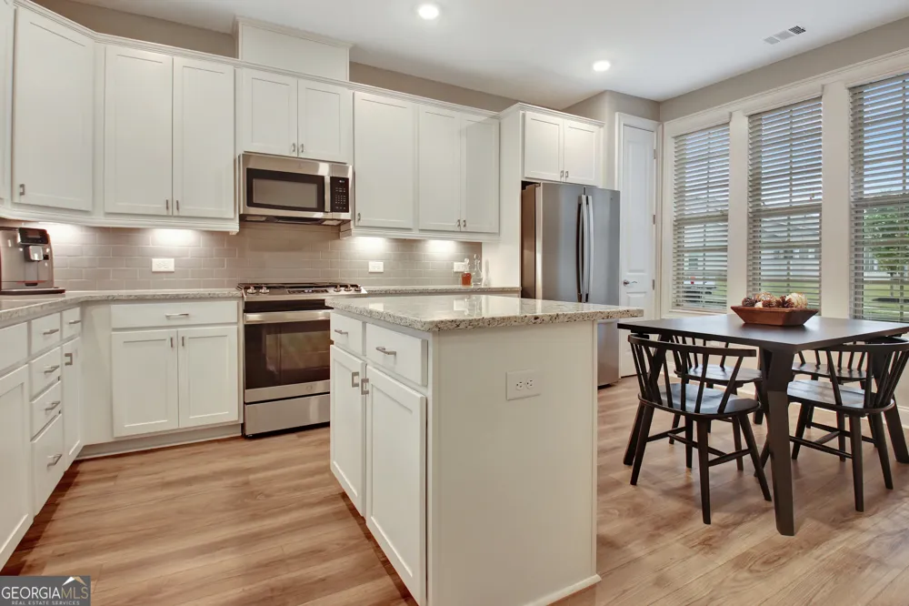 525 Hazelnut DR Peachtree City, GA 30269