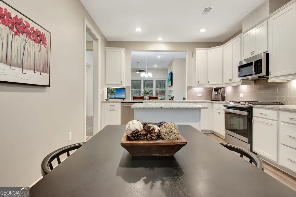 525 Hazelnut DR Peachtree City, GA 30269