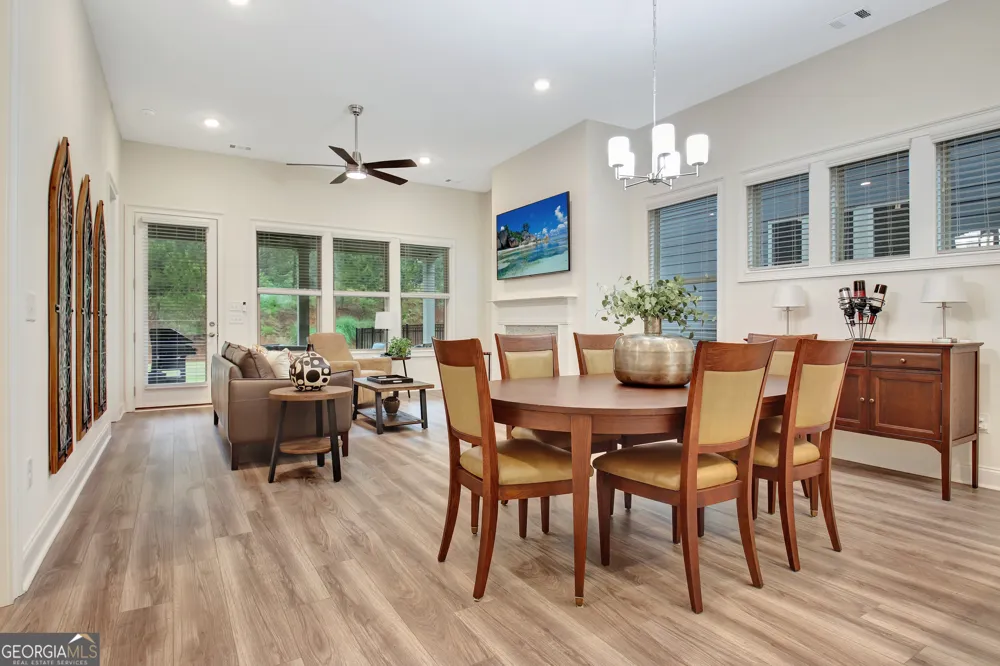 525 Hazelnut DR Peachtree City, GA 30269