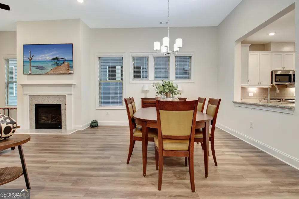 525 Hazelnut DR Peachtree City, GA 30269
