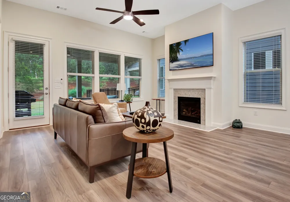 525 Hazelnut DR Peachtree City, GA 30269