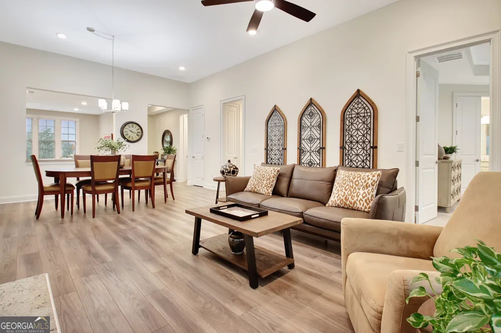 525 Hazelnut DR Peachtree City, GA 30269