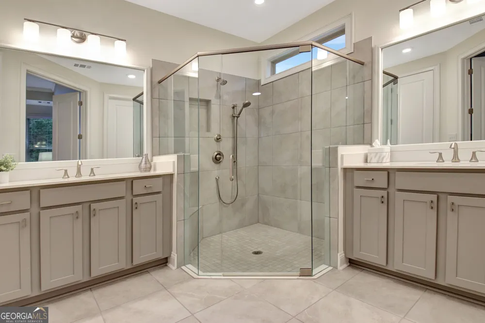 525 Hazelnut DR Peachtree City, GA 30269