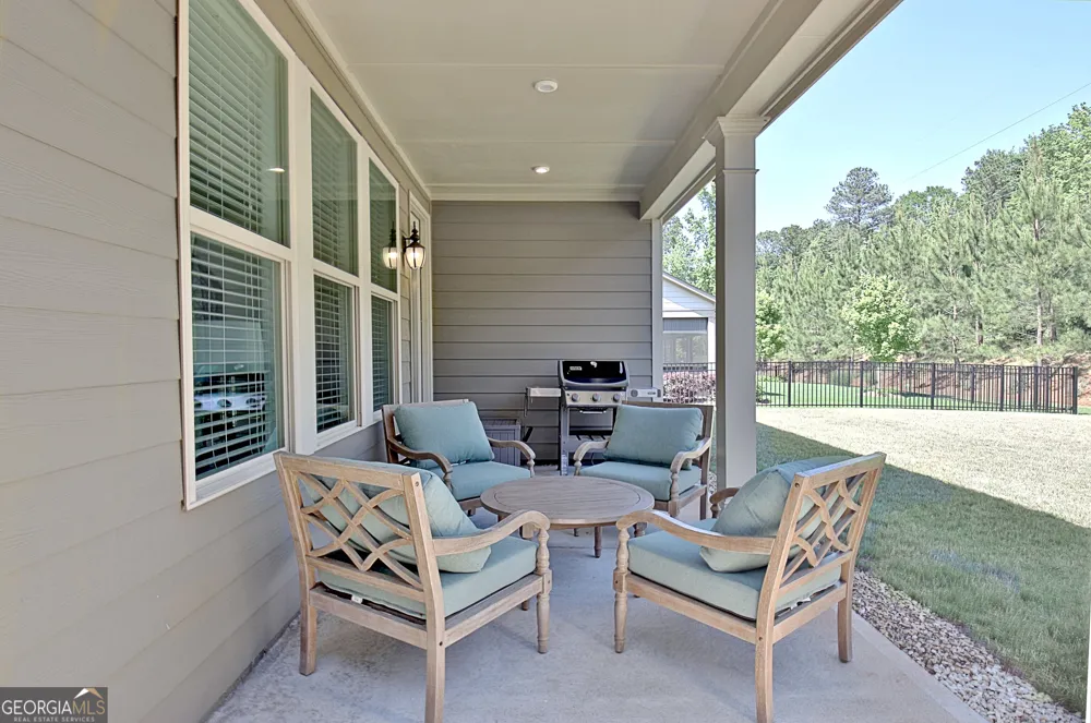 525 Hazelnut DR Peachtree City, GA 30269