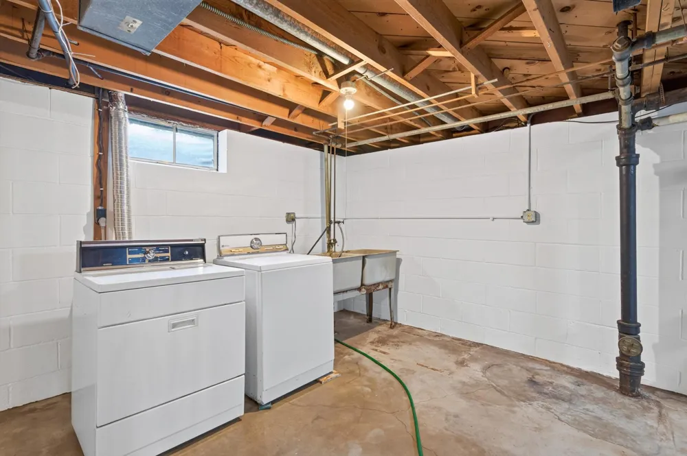 11672 Heights Drive NW Coon Rapids, MN 55433