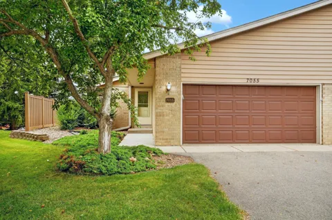 7055 Robinwood Trail