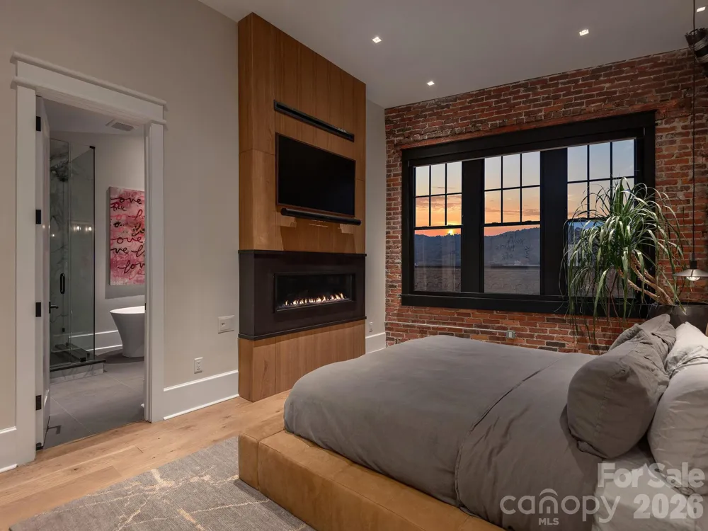 60 Haywood Street #4A Asheville, NC 28801