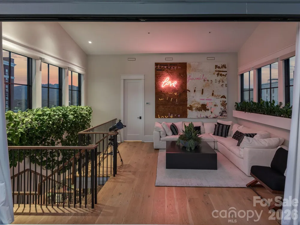 60 Haywood Street #4A Asheville, NC 28801