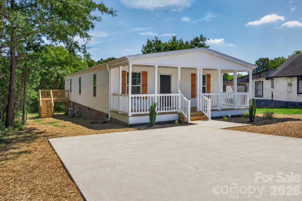 1303 Elrado Street Burlington, NC 27217