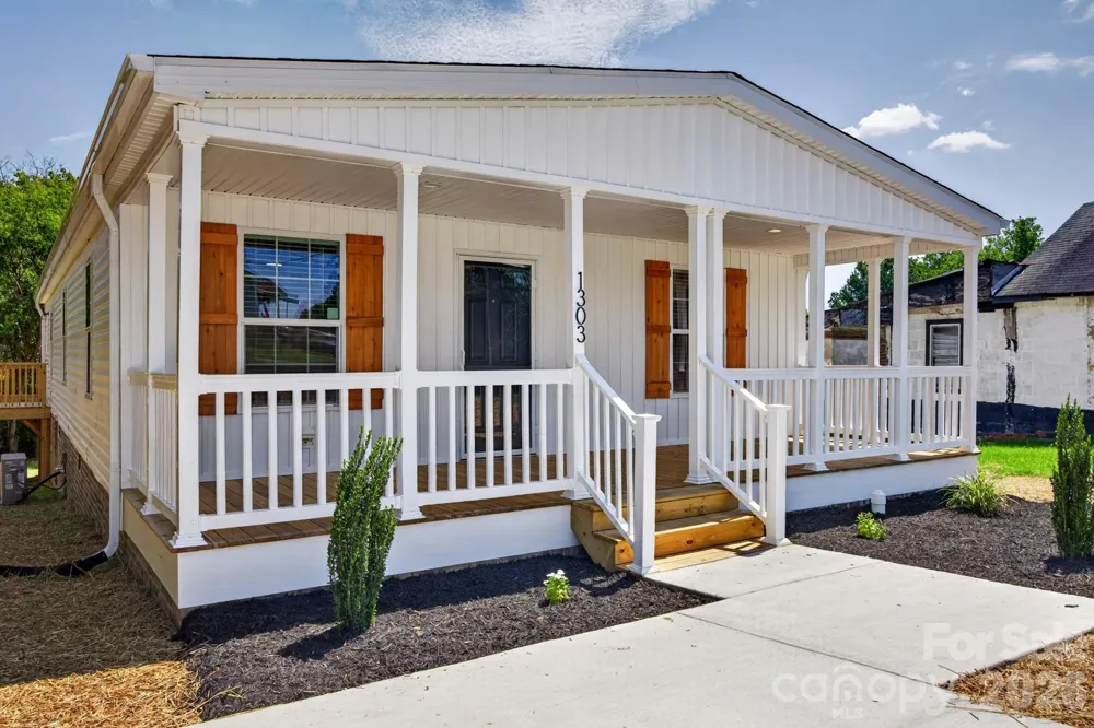 1303 Elrado Street Burlington, NC 27217