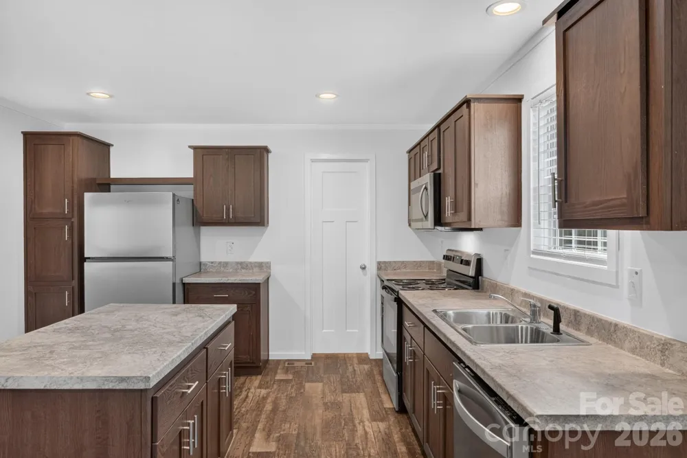 1303 Elrado Street Burlington, NC 27217