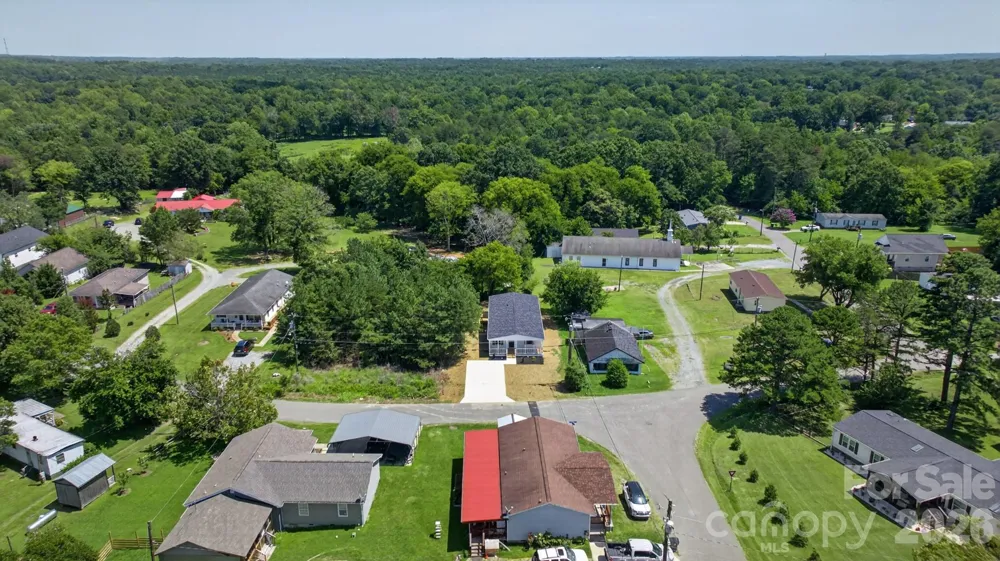 1303 Elrado Street Burlington, NC 27217