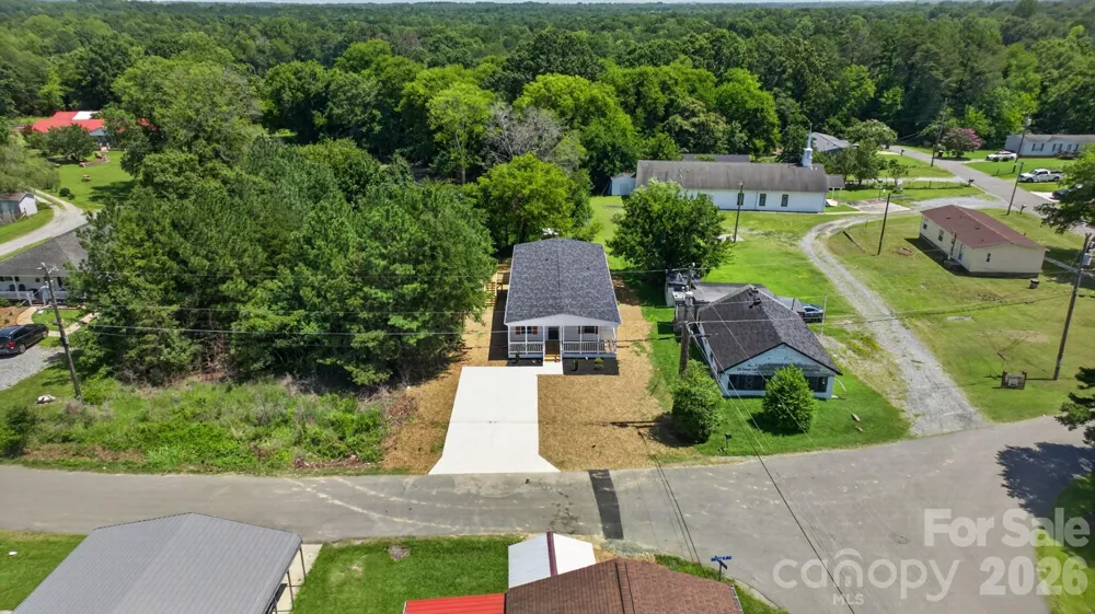 1303 Elrado Street Burlington, NC 27217