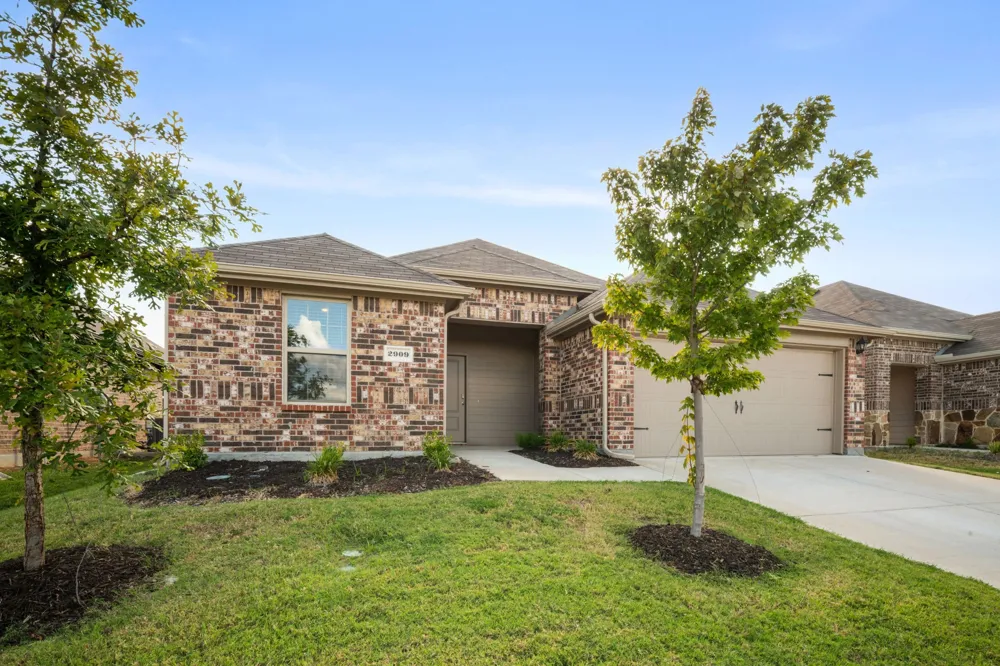 2909 Baldwin Lane Ennis, TX 75119