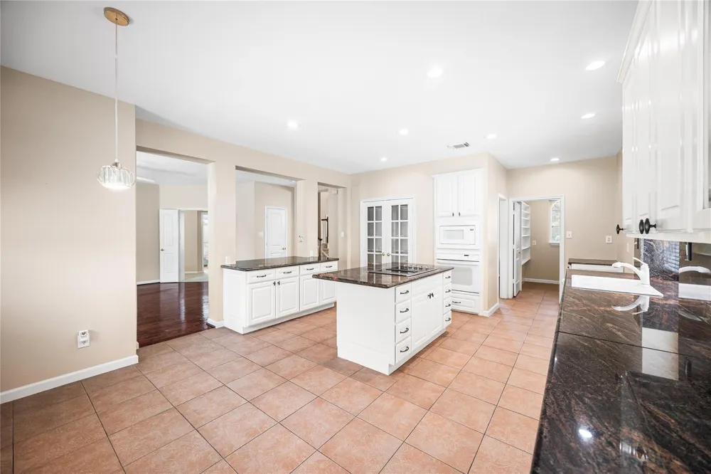 12506 Whispering Sands Court Houston, TX 77041