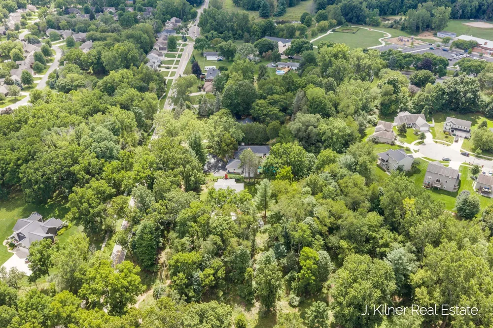 1859 Oakleigh Avenue NW Grand Rapids, MI 49504