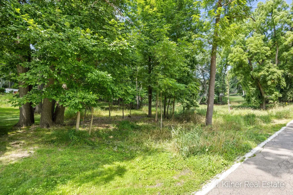 1859 Oakleigh Avenue NW Grand Rapids, MI 49504