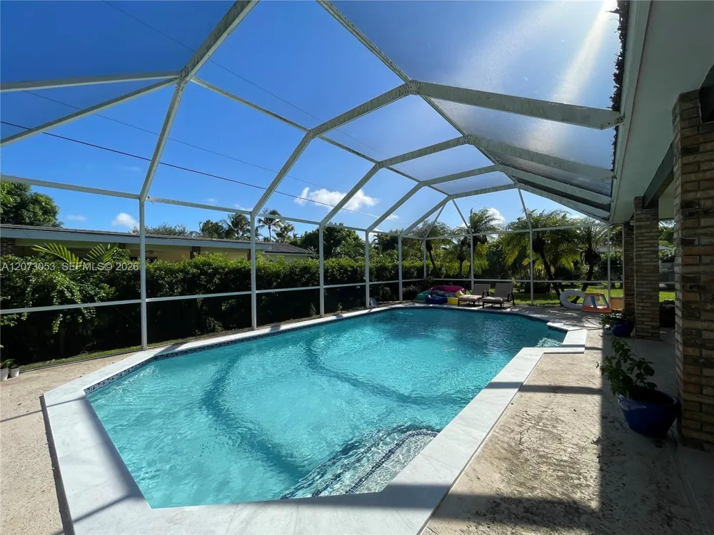 8522 SW 148th Ter Palmetto Bay, FL 33158