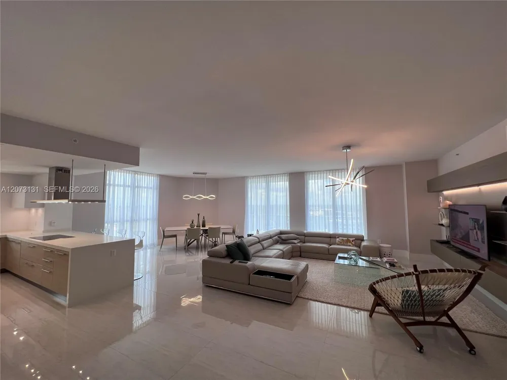 17301 Biscayne Blvd #1402 North Miami Beach, FL 33160
