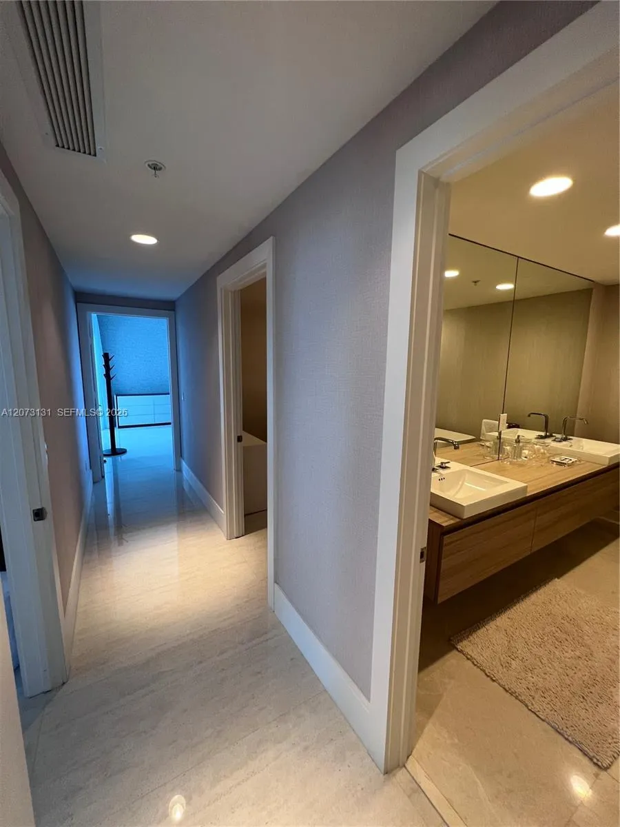 17301 Biscayne Blvd #1402 North Miami Beach, FL 33160
