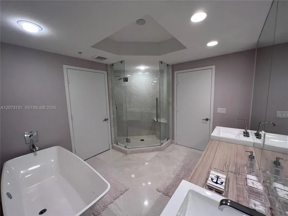 17301 Biscayne Blvd #1402 North Miami Beach, FL 33160
